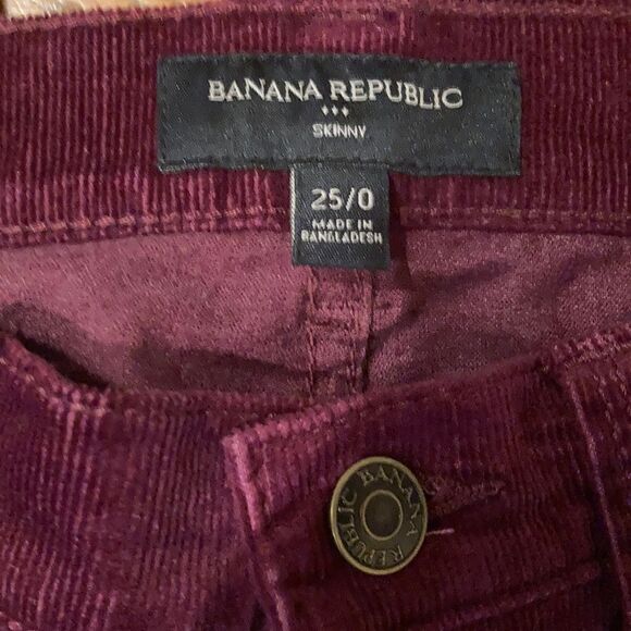 Banana Republic Cords in Beet Red - Picture 4 of 8